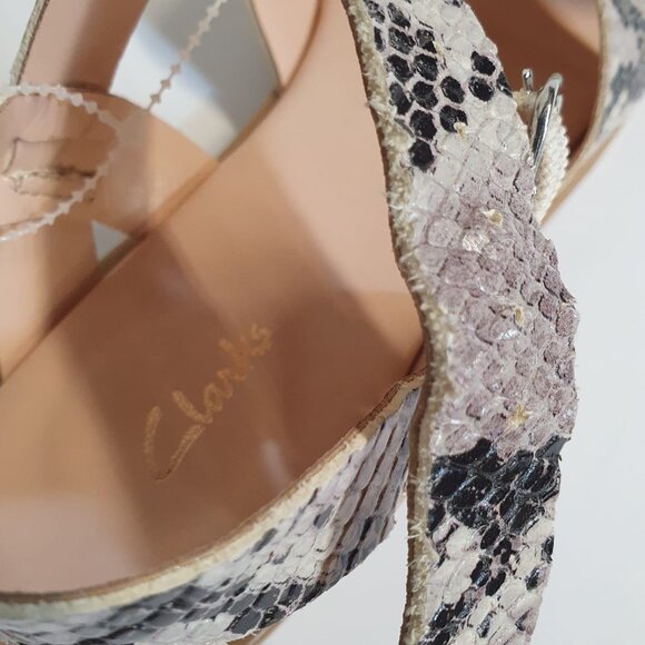 Clarks Women's Slingback Willow Gild Grey Snake Python Sandals NWT - Picture 3 of 11